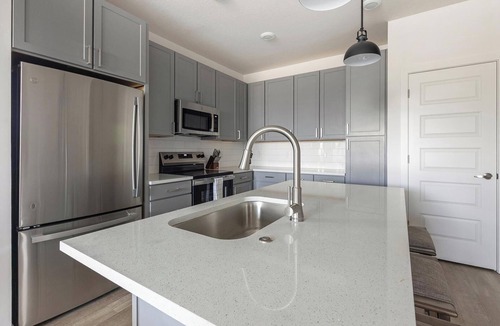 Broomfield Apartment | Landing | Amazing 2BD, Yoga Studio, Clubhouse