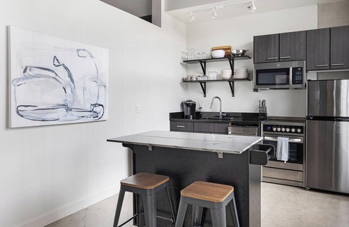 River North Art District Apartment | Landing | Spectacular Studio, Gym, Clubhouse