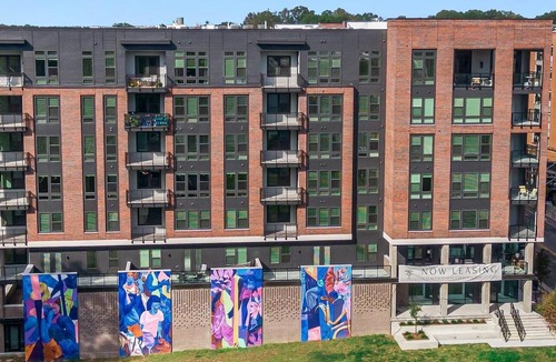 Downtown Apartment | Landing | Spectacular Studio, Courtyard, Gym