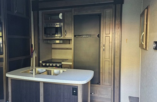 Samak House | Large Cozy 2-bedroom RV sitting on private 1 acres lot in charming Kamas