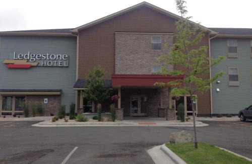 Billings Hotel | Ledgestone Suites Hotel Billings
