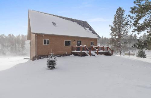 Hill City House | Leightons Lodge Hot Tub Borders National Forest