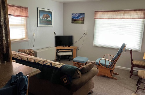 Deer Lodge House | Little House in Quiet Neighborhood