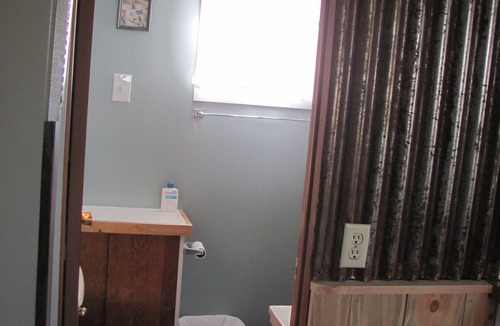 Deer Lodge House | Little House in Quiet Neighborhood