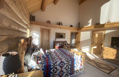 Durango House | Log cabin estate-hot tub, sauna privacy views close to town yet far enough away