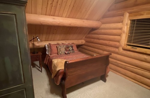 Durango House | Log cabin estate-hot tub, sauna privacy views close to town yet far enough away