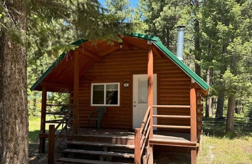 Grantsdale Cabin | Log Cabin Retreat in the Montana Wilderness