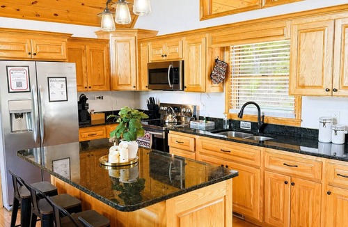 Unaka Cabin | Long Range Views in Secluded Gated Community