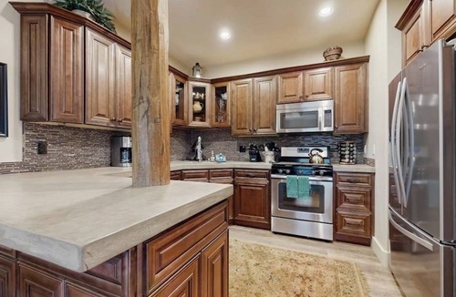 Ketchum House | Lovely dog-friendly home w/full kitchen - close to skiing & downtown Ketchum