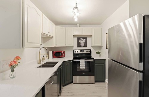 Pleasant Grove House | Lower Grove | Remodeled 2BR | King Bed
