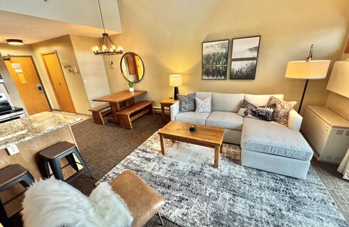 Lutsen Apartment | Lutsen Ski-In/Ski-Out | Moose Mtn Views | Hot Tub