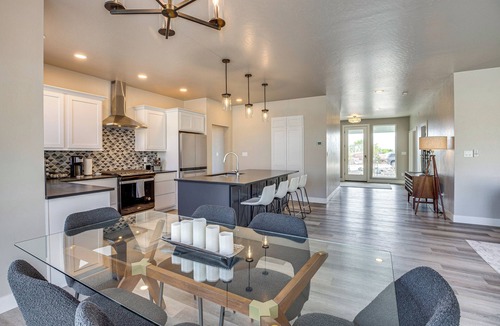 Grand Junction House | Luxe Living: Grand Junction Home w/Hot Tub, Views
