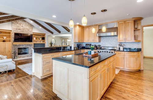 Navarre Villa | Luxe Long Lake Estate! Courts, Pool & Game Room