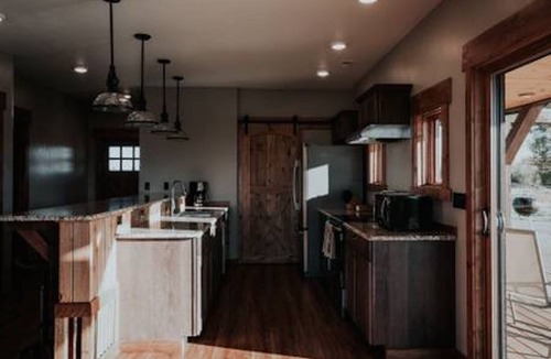 Dillon House | Luxurious Hideaway on Beaverhead River - Bunk