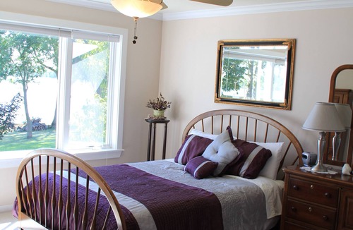 Sauk Centre House | Luxurious Home With Lake Views, Fireplace, Whirlpool Tub