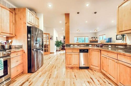 Nederland House | Luxurious Rocky Mountain Retreat above Boulder