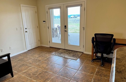Stevensville House | Luxurious Walkout Basement, 2 Suites, Kitchen & Scenic Views in Stevensville MT
