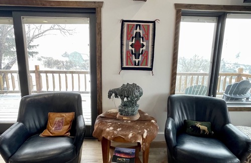 Gardiner House | Luxury 3 bed/2 bath river front house, 10 minutes from Yellowstone Park