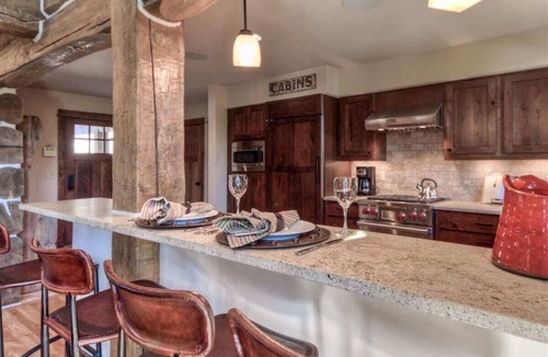 Powder Ridge Cabin | Luxury 5 Bedroom Big Sky Retreat