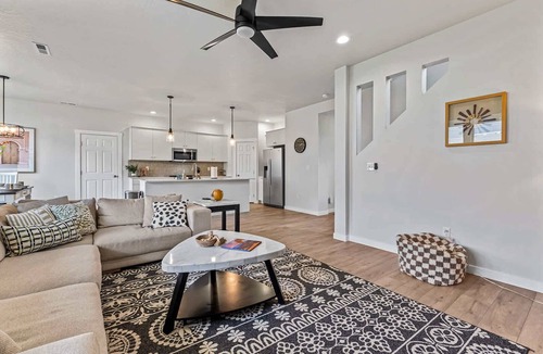 Meridian House | Luxury 5BR Retreat Hot Tub Game Room EV
