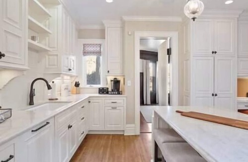 East Isles House | Luxury 6600 sq.ft Stunning Home/Sleeps 10+