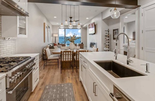 Sandpoint Condo | Luxury Condo w/Rooftop Pool, Hot Tub & Lake Views
