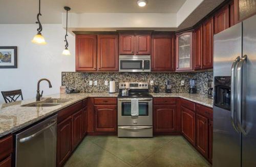 Moab Apartment | Luxury Downtown Rental (Hot Tub/Pet Friendly) - La Dolce Vita Villas #11