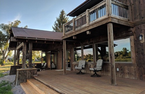 Dillon House | Luxury Hideaway on Beaverhead River - RiverHouse