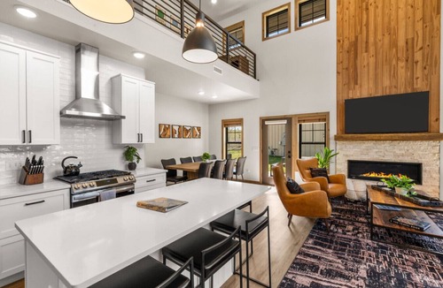 Red Lodge House | Luxury home with hot tub