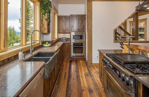 Big Sky Apartment | Luxury Mountain Retreat