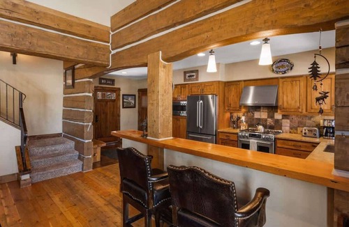 Powder Ridge House | Luxury Powder Ridge Cabin - Ski-In/Ski-Out Access