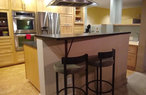 Warren Condo | Mad River Valley Condo with Gourmet Kitchen, 2 Bedrooms, comfortably sleeps 6