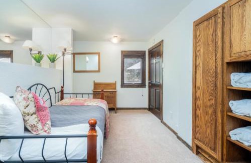 Telluride Hotel | Manitou Lodge 4 by Alpine Lodging Telluride