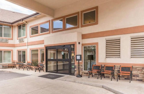 Manitou Springs Hotel | Manitou Pikes Peak Hotel