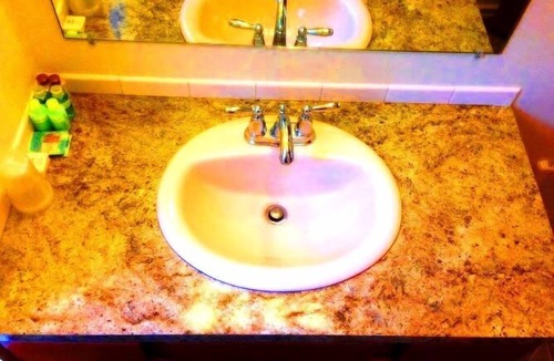 West Central Apartment | Maple Leaf Manor Suites - 1 Bedroom Queen Suite