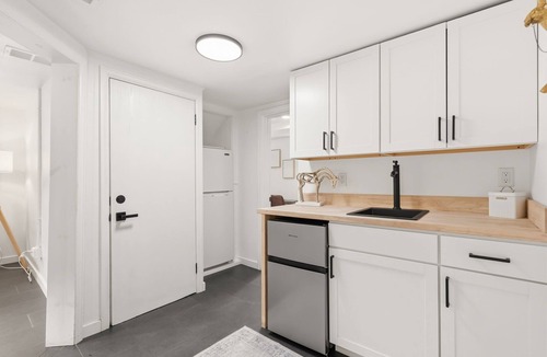 University Park House | Mathews House | 4 King Beds Near CSU & Old Town