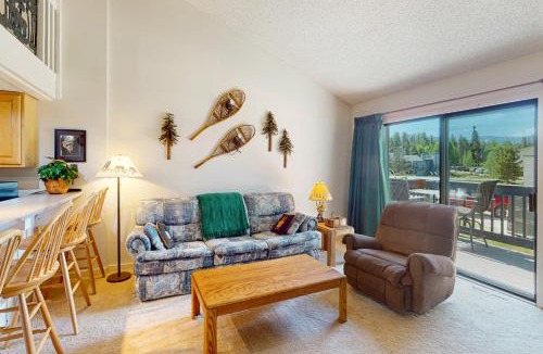 Fraser Apartment | MeadowRidge 13-04