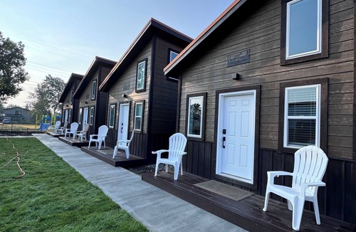 East Glacier Park Village Cabin | Medicine Grizzly Mountain Lodge