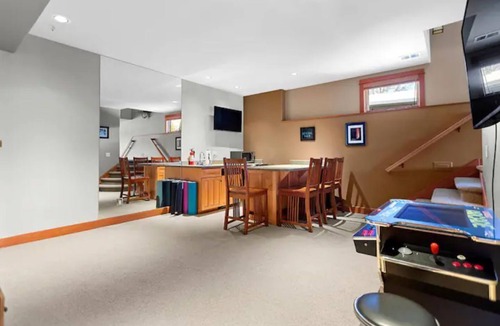 Farviews - Pattee Canyon House | Missoula Family Retreat
