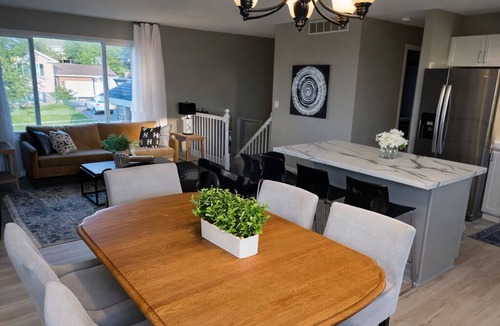 Rochester House | MN Comforts The Heart 4Bd/2Bth, 12min to Mayo