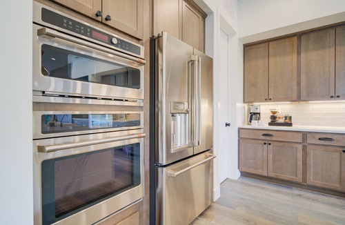 Bozeman House | Modern 3Bdrm Stay | Mountain Views & Beach Access