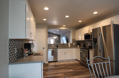 Brighton House | Modern 3BR 3 Bath Ranch, Resort Oasis with Hot Tub,Fire Pit Workspace Near DIA