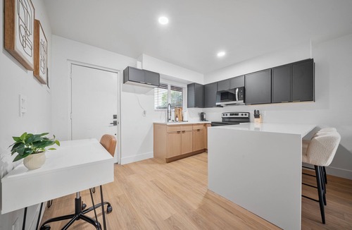 Camelback East Apartment | Modern Arcadia Lite Suite Near Airport & Dining