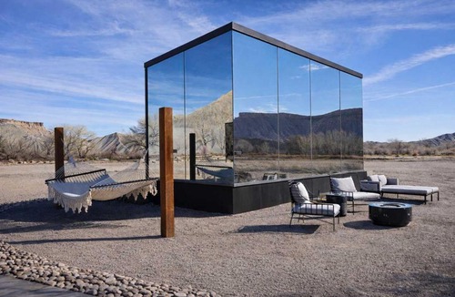 Torrey House | Modern Glass Retreat by Capitol Reef