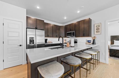 Lakeside Village Condo | Modern Keystone Condo - Pool & Fitness Center, 5 Mins to Slopes!