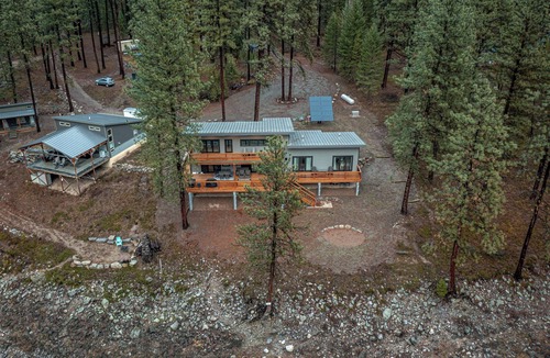 Sanders County House | Modern Sanctuary at Emerald Bend