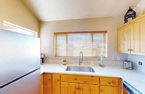 Moab South Valley House | Modern Townhome with Seasonal Pool and Hot Tub - Views and Hiking Nearby