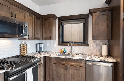 Whitefish Condo | Modern Whitefish Condo with Private Hot Tub & Views