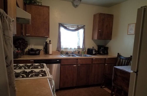 Florence Apartment | Montana Mountain Moods Bed and Bath! nLower RATESn