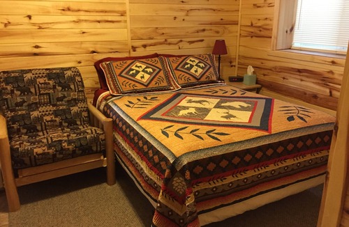 Gardiner Apartment | Montana's Yellowstone Bear Den- Small/Simple Efficiency Apartment